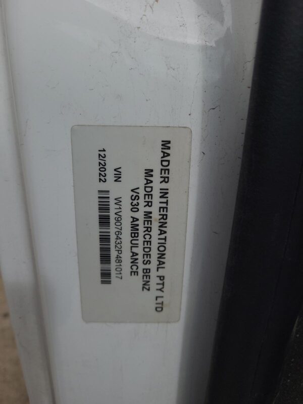 MERCEDES SPRINTER 2018-2025 FUEL TANK VS30, DIESEL FUEL TANK, RWD, 71 LITRE, 05/ - Image 11