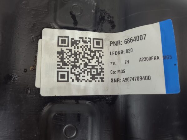 MERCEDES SPRINTER 2018-2025 FUEL TANK VS30, DIESEL FUEL TANK, RWD, 71 LITRE, 05/ - Image 6