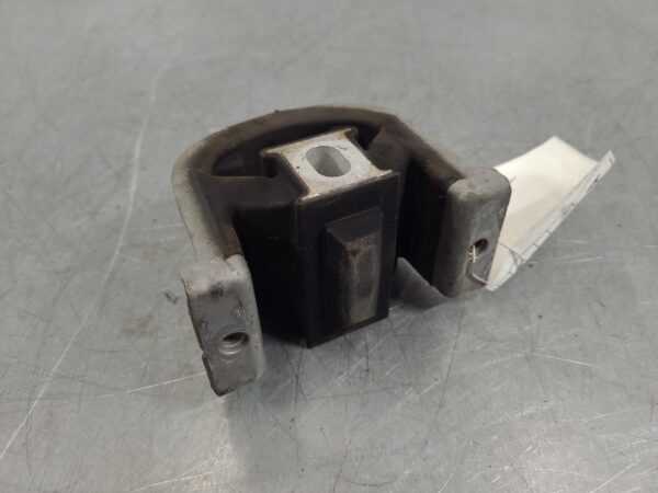 VOLKSWAGEN TRANSPORTER 2010-2024 MOUNT ENGINE MOUNT (FRONT), DIESEL, 2.0, TURBO, - Image 18