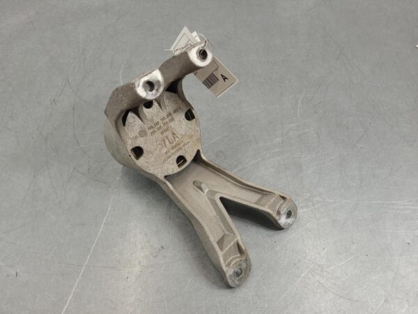 VOLKSWAGEN TRANSPORTER 2010-2024 MOUNT ENGINE MOUNT (REAR), DIESEL, 2.0, TURBO, - Image 4