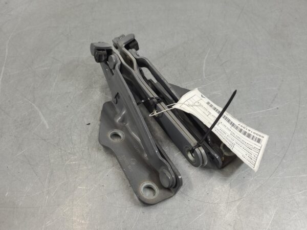 VOLKSWAGEN TRANSPORTER 2015-2024 BONNET HINGE/STRUT T6, HINGES (PAIR), 07/15-08/ - Image 3