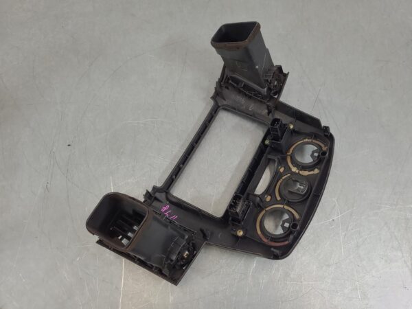 TOYOTA HILUX 2005-2015 TRIM PANEL DASH VENT, LH CENTRE (NEXT TO STEREO), BLACK, - Image 5