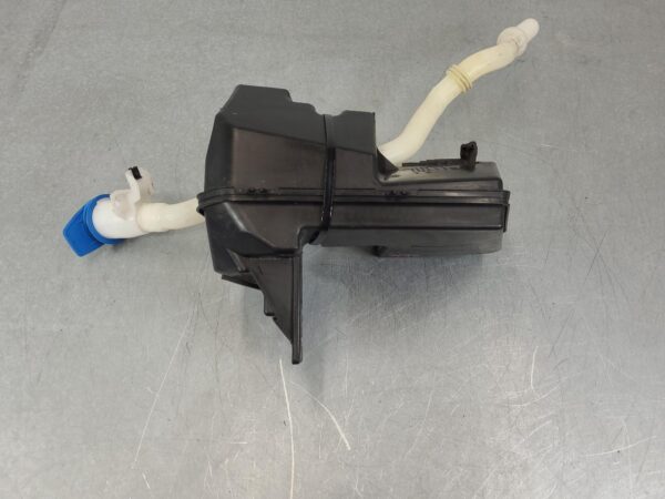 VOLKSWAGEN TRANSPORTER 2015-2024 WASHER BOTTLE T6, 07/15-08/24 - Image 2