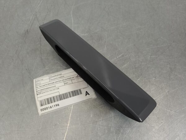 VOLKSWAGEN TRANSPORTER 2015-2024 TAILGATE HANDLE T6, TAILGATE RELEASE SWITCH (ON