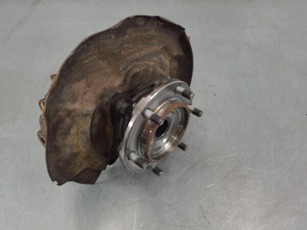 TOYOTA HILUX 2005-2015 LEFT FRONT HUB ASSEMBLY 4WD, NON ABS TYPE, 02/05-08/15