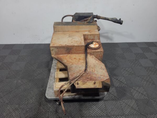 TOYOTA HILUX 2005-2015 FUEL TANK DIESEL, 02/05-08/15 - Image 2