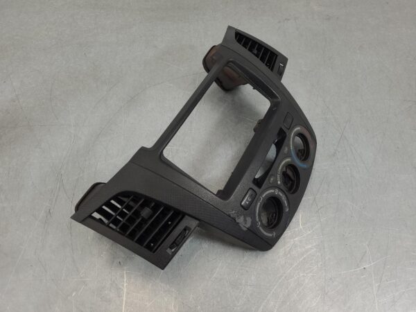 TOYOTA HILUX 2005-2015 TRIM PANEL DASH VENT, LH CENTRE (NEXT TO STEREO), BLACK, - Image 2