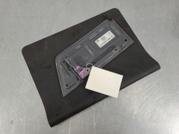 VOLKSWAGEN TRANSPORTER 2015-2024 FUEL DOOR / FILLER T6, FUEL DOOR, 07/15-08/24 - Image 5