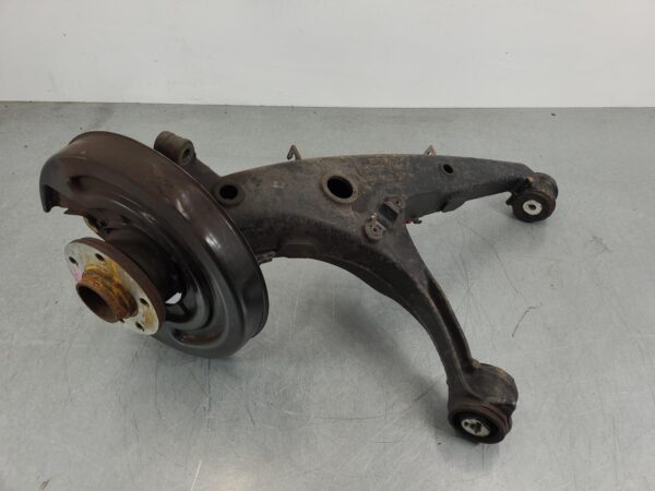VOLKSWAGEN TRANSPORTER 2015-2024 LEFT REAR TRAILING ARM T6, TRAILING ARM, W/ HUB - Image 4