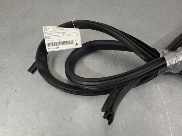 VOLKSWAGEN TRANSPORTER BODY SEAL RUBBER T6, RH FRONT, RUBBER SEAL, 07/15-08/24 1 - Image 5