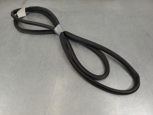 VOLKSWAGEN TRANSPORTER BODY SEAL RUBBER T6, RH REAR, RUBBER SEAL, VAN, 07/15-08/ - Image 3