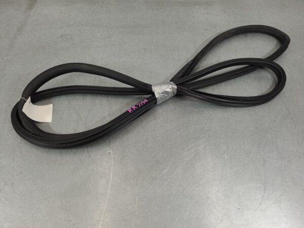 VOLKSWAGEN TRANSPORTER BODY SEAL RUBBER T6, RH REAR, RUBBER SEAL, VAN, 07/15-08/ - Image 2