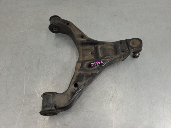 MERCEDES SPRINTER 2006-2018 LEFT FRONT LOWER CONTROL ARM SINGLE WHEEL TYPE, NCV3 - Image 6