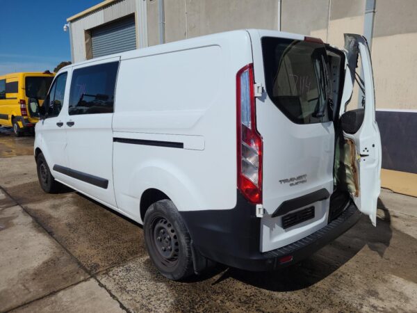 FORD TRANSIT CUSTOM 2018-2023 LEFT INDICATOR/FOG/SIDE FOGLAMP SURROUND, NON SPOR - Image 9