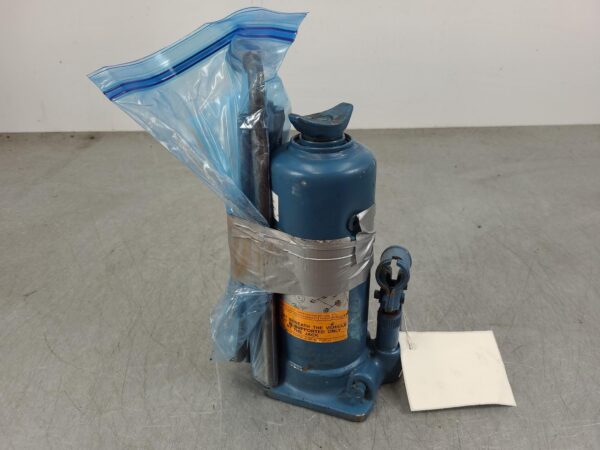 MERCEDES SPRINTER 2006-2018 JACK/TOOL KIT NCV3, 10/06-04/18 - Image 5