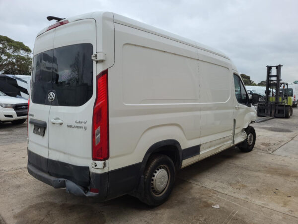 LDV DELIVER 9 07/2020-2024 HIGH LEVEL STOPLIGHT - Image 72