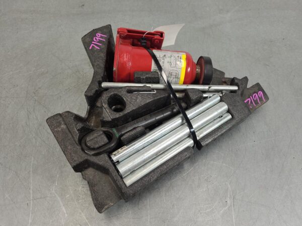 VOLKSWAGEN CRAFTER 2017-2026 JACK/TOOL KIT SY1, 08/17- - Image 25