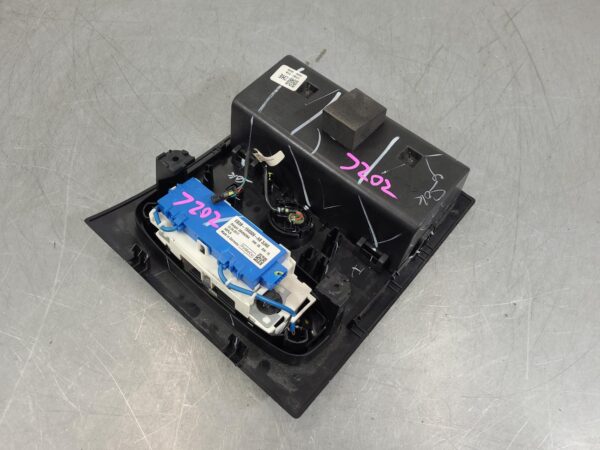 FORD RANGER 2011-2022 COURTESY LIGHT PX, FRONT, W/ SENSOR, AMBIENT LIGHTS TYPE, - Image 17