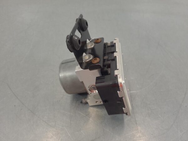 RENAULT TRAFIC 2015-2025 ABS PUMP/MODULATOR X82, P/N 476609147R, 01/15- - Image 2