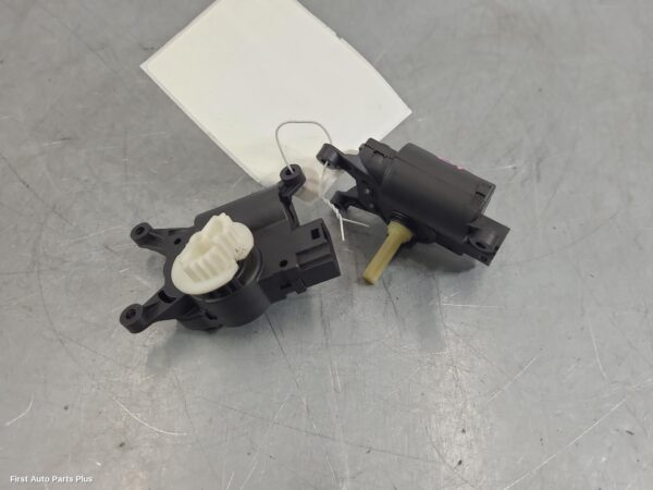 2014 MERCEDES SPRINTER BLEND_DOOR_ACTUATOR
