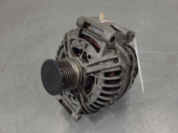 Mercedes Sprinter 2.7L Diesel Alternator 2000–2006 - Image 2