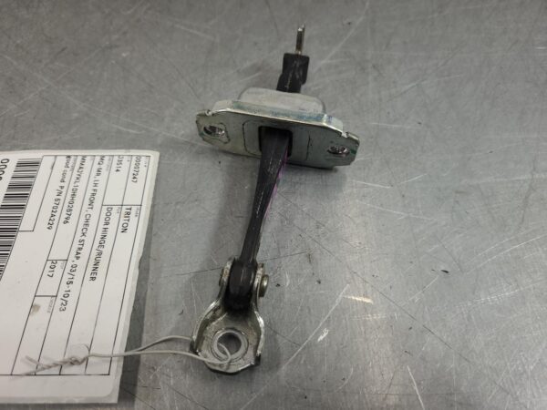 Mitsubishi Triton MQ–MR LH Front Door Hinge/Runner 2015–2023 - Image 4