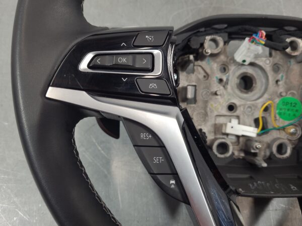 LDV Deliver 9 Steering Wheel with Audio Vinyl Cruise 2020–Present - Image 5