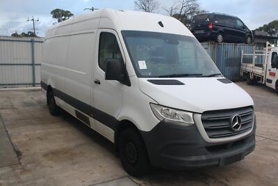 Mercedes Sprinter VS30 Front Panel 2018–Present - Image 6