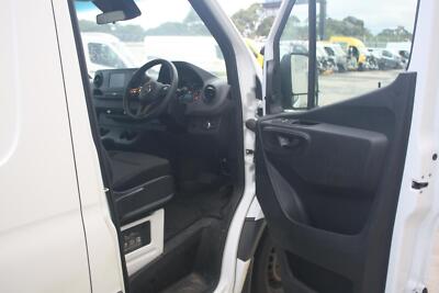 Mercedes Sprinter VS30 Front Panel 2018–Present - Image 10
