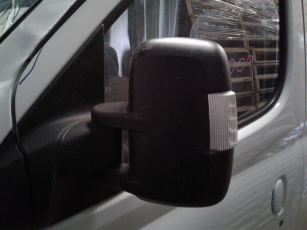 LDV V80 LH Front Power Window Switch 2013–2018 - Image 8