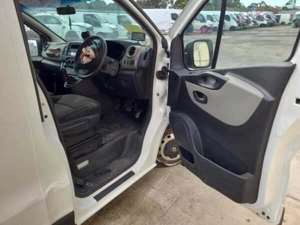 Renault Trafic X82 Steering Wheel Vinyl 2015–2022 - Image 9