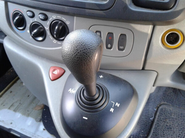 Renault Trafic X83 Steering Wheel Van 04/04-12/14 2004–2014 - Image 12