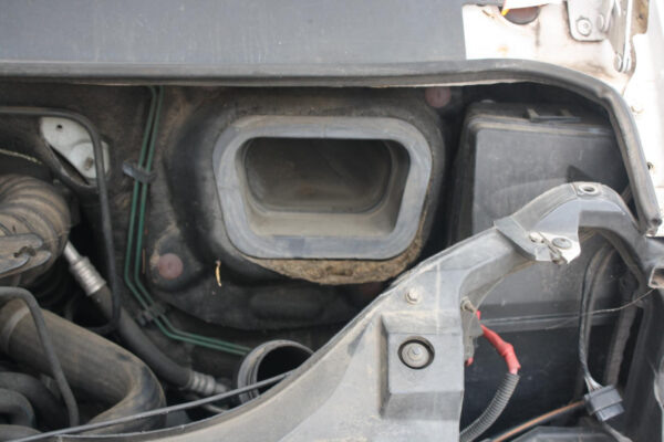 Renault Master X70 Heater Core/Box 2004–2010 - Image 10