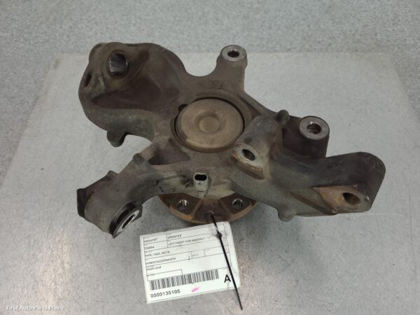2019 MERCEDES SPRINTER Left Front Hub Assembly