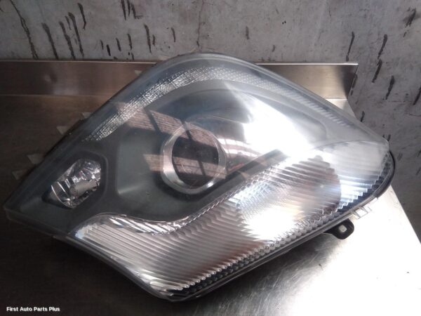 2014 MERCEDES SPRINTER Right Headlamp
