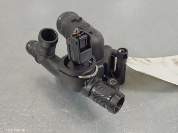 2013 RENAULT TRAFIC Thermostat Housing