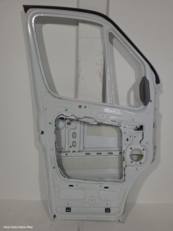 2017 MERCEDES SPRINTER Left Front Door