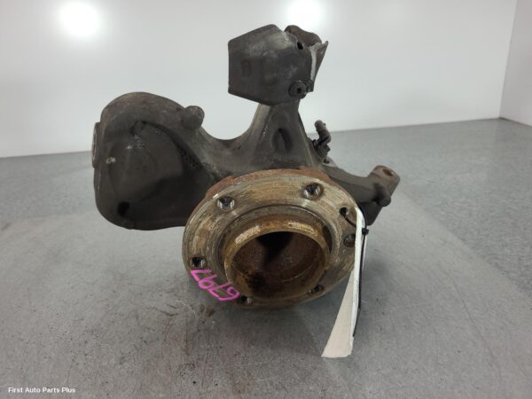 2019 MERCEDES SPRINTER Left Front Hub Assembly