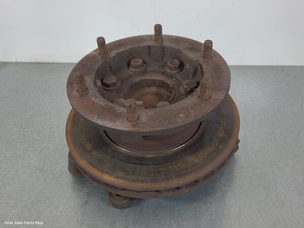 2014 MERCEDES SPRINTER Left Front Hub Assembly