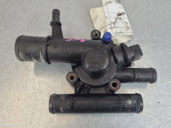 2005 RENAULT TRAFIC Thermostat Housing