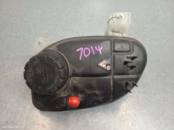 2021 MERCEDES VITO Overflow Bottle