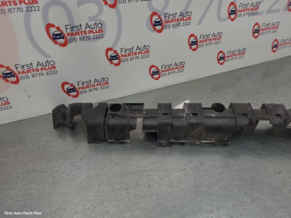 2010 MERCEDES VITO R/Bar Bracket/Reinfo