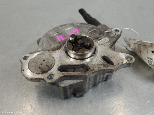 2011 VOLKSWAGEN TRANSPORTER Vacuum/Air Pump