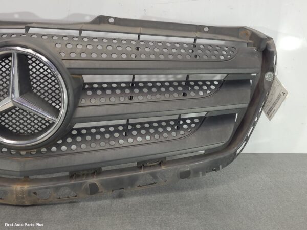2014 MERCEDES SPRINTER Grille