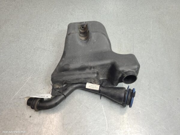 2021 MERCEDES VITO Washer Bottle