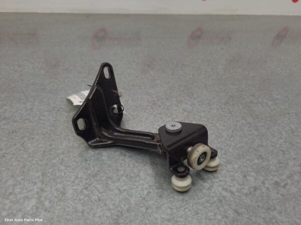 2021 MERCEDES SPRINTER Door Hinge/Runner
