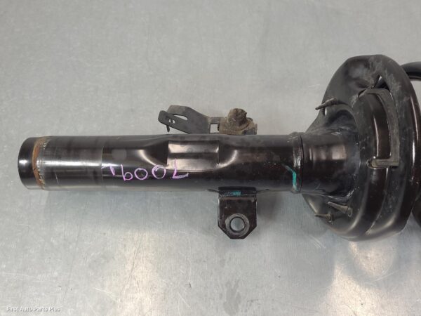 2023 LDV DELIVER 9 Left Front Strut