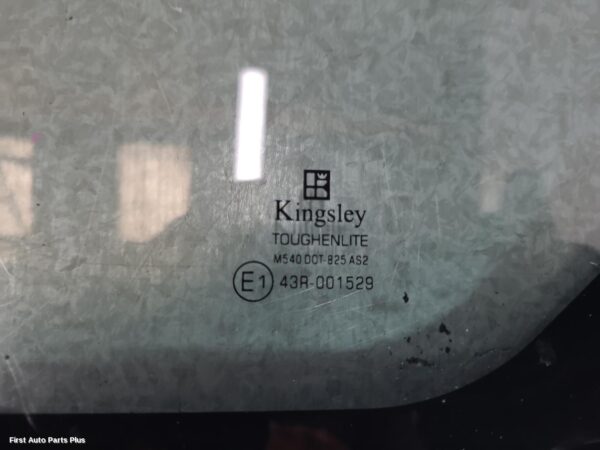 2021 RENAULT TRAFIC Left Rear Door Window