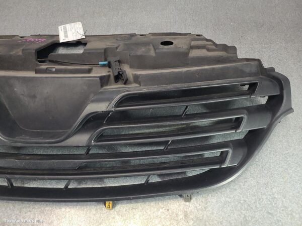 2019 RENAULT TRAFIC Grille