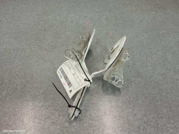 2009 MERCEDES VITO Bonnet Hinge/Strut